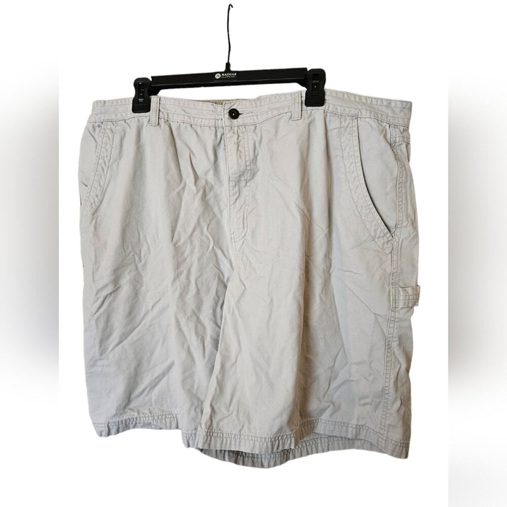Faded Glory, Men's size 42 khaki cargo shorts, Multi-pockets, Great Shape